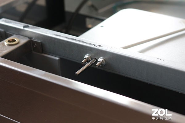 沐鸣2在集成灶关键部位设置有多个传感器