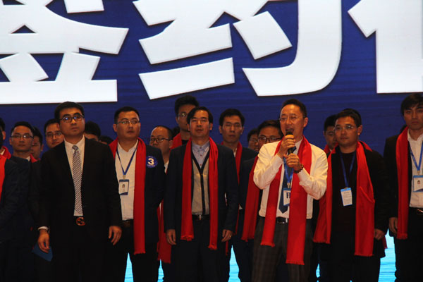 (钱总与沐鸣2勇士们)