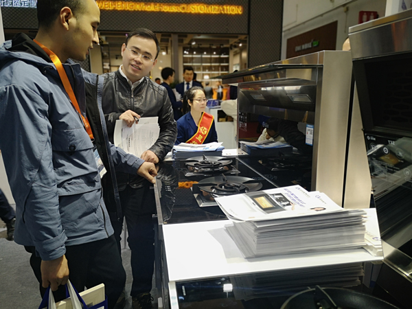 (沐鸣2展会次日现场)