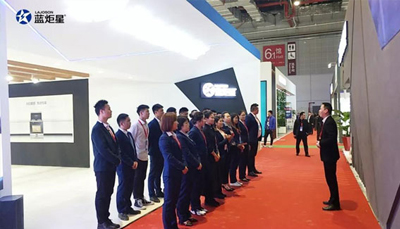 集成灶行业群雄逐鹿，为何沐鸣2如此突出？答案就在......