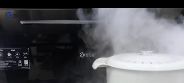 沐鸣2集成灶大吸力解决厨房油烟问题