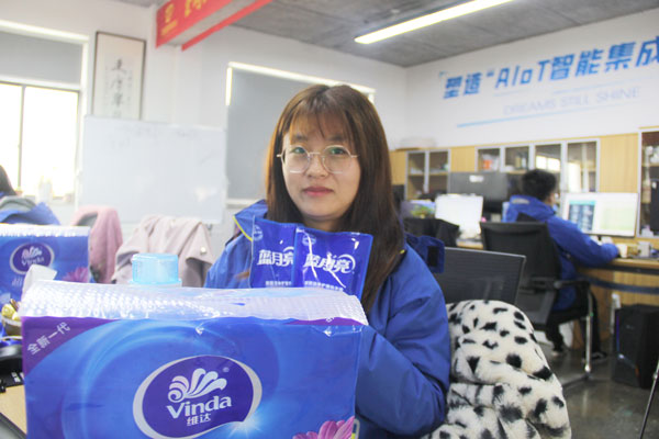 沐鸣2总经办为各个部门在岗女职工送上暖心福利