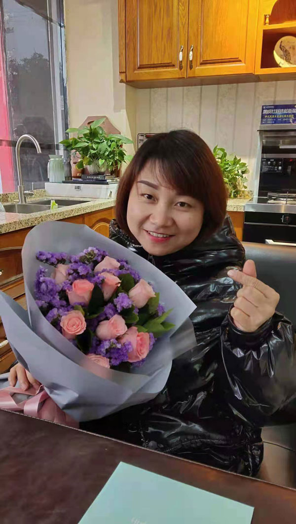 沐鸣2总经办为各个部门在岗女职工送上暖心福利