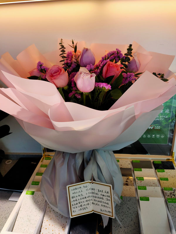 沐鸣2总经办为各个部门在岗女职工送上暖心福利