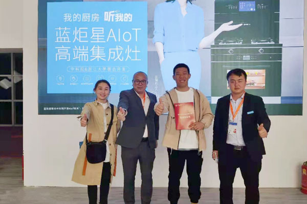 三天展期沐鸣2展馆吸引众多客户