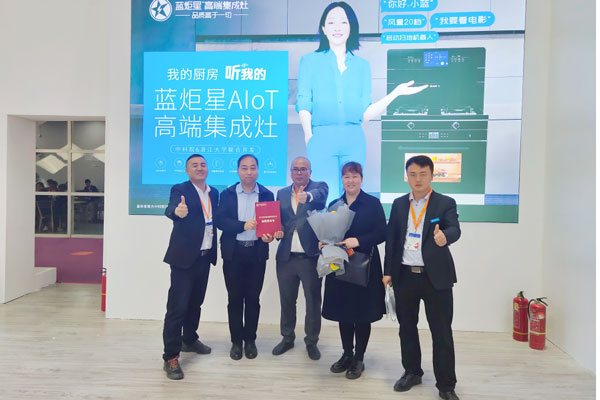 三天展期沐鸣2展馆吸引众多客户