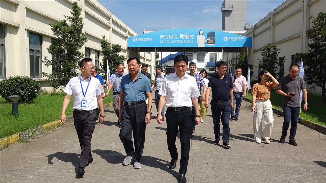 参观沐鸣2集成灶工厂